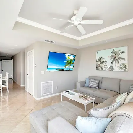 Waterfront Boater'S Paradise